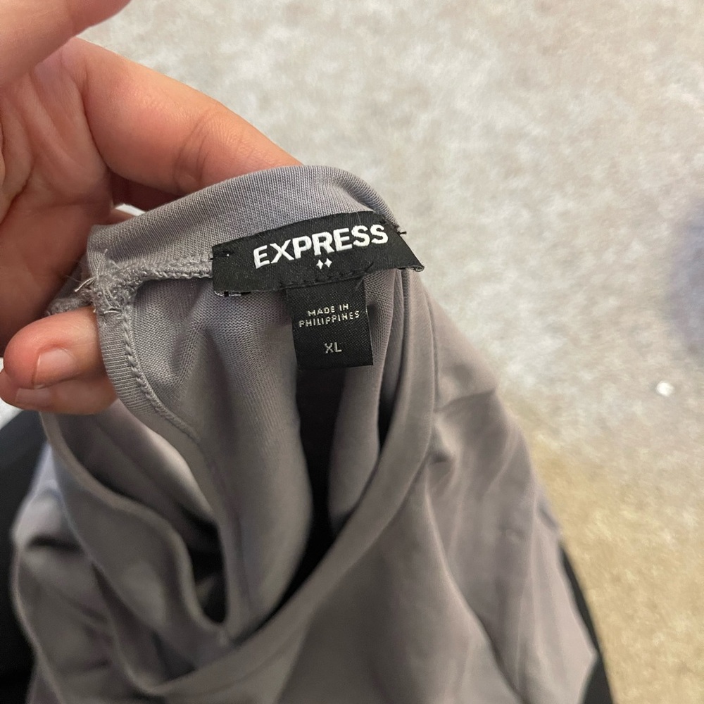 Express Romper - Picture 2 of 3